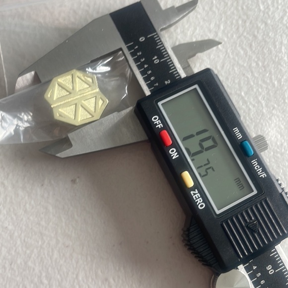 1-3pcs Set Long Live Dogs 🐾 & Birds Champion Pins Set - Picture 3 of 16